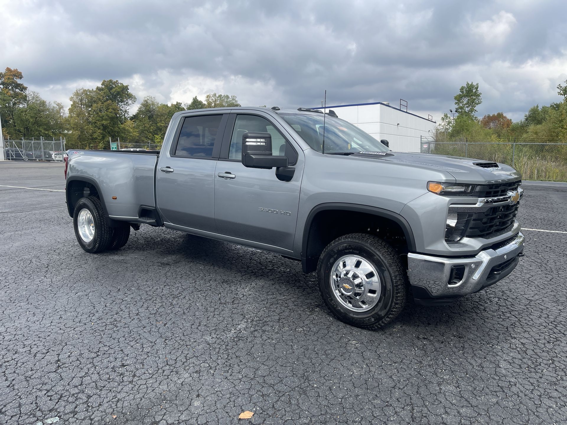 2026 Chevrolet Silverado 3500HD LT photo 2