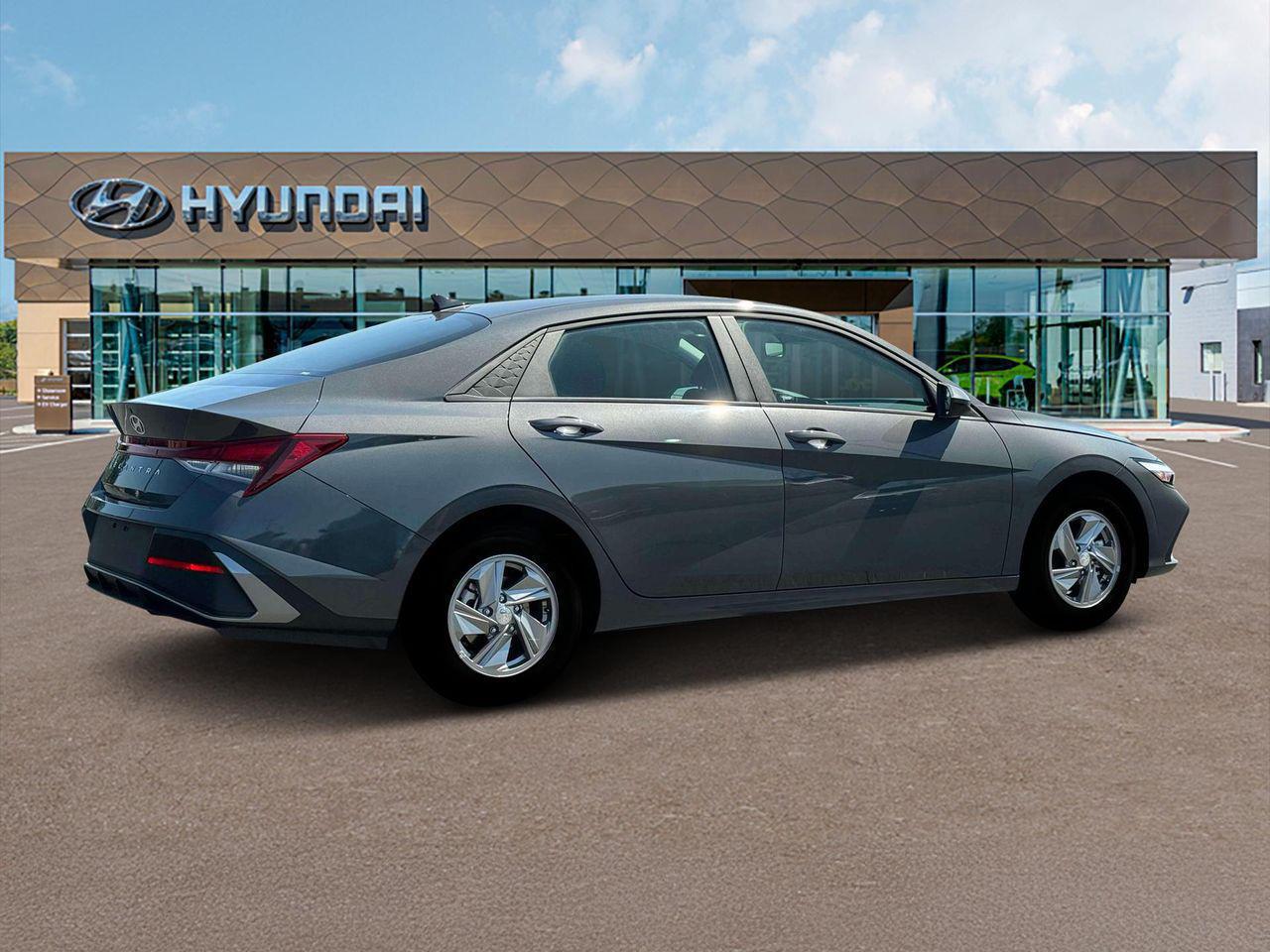 2025 Hyundai Elantra SE photo 6