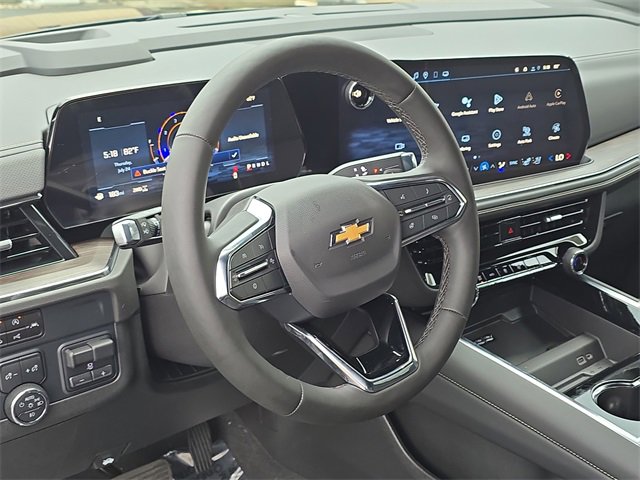 2025 Chevrolet Suburban Premier photo 17