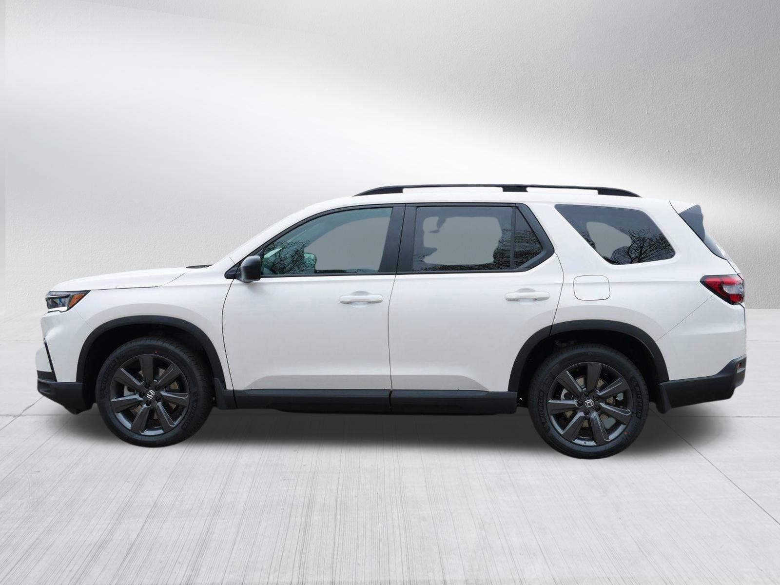 2025 Honda Pilot Sport photo 4