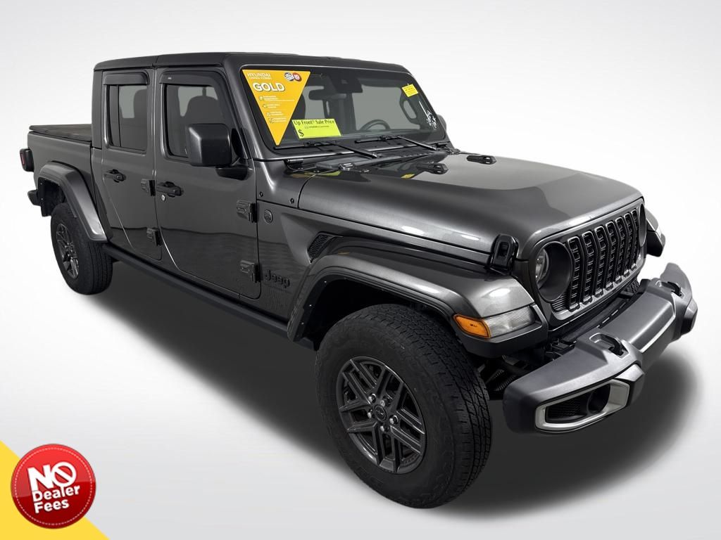 2024 Jeep Gladiator Sport S's photo