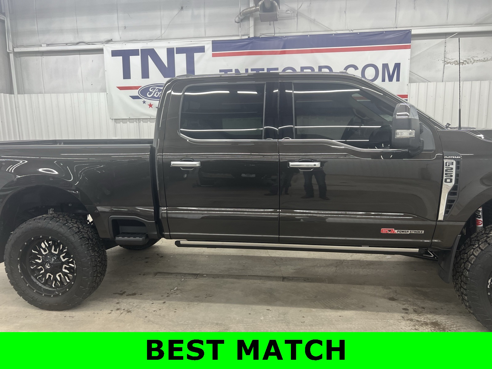 2025 Ford F-250 Super Duty Platinum's photo