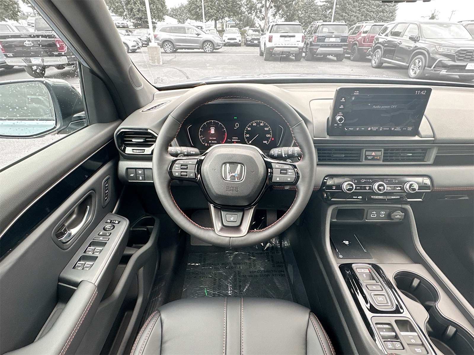 2025 Honda Pilot TrailSport photo 3