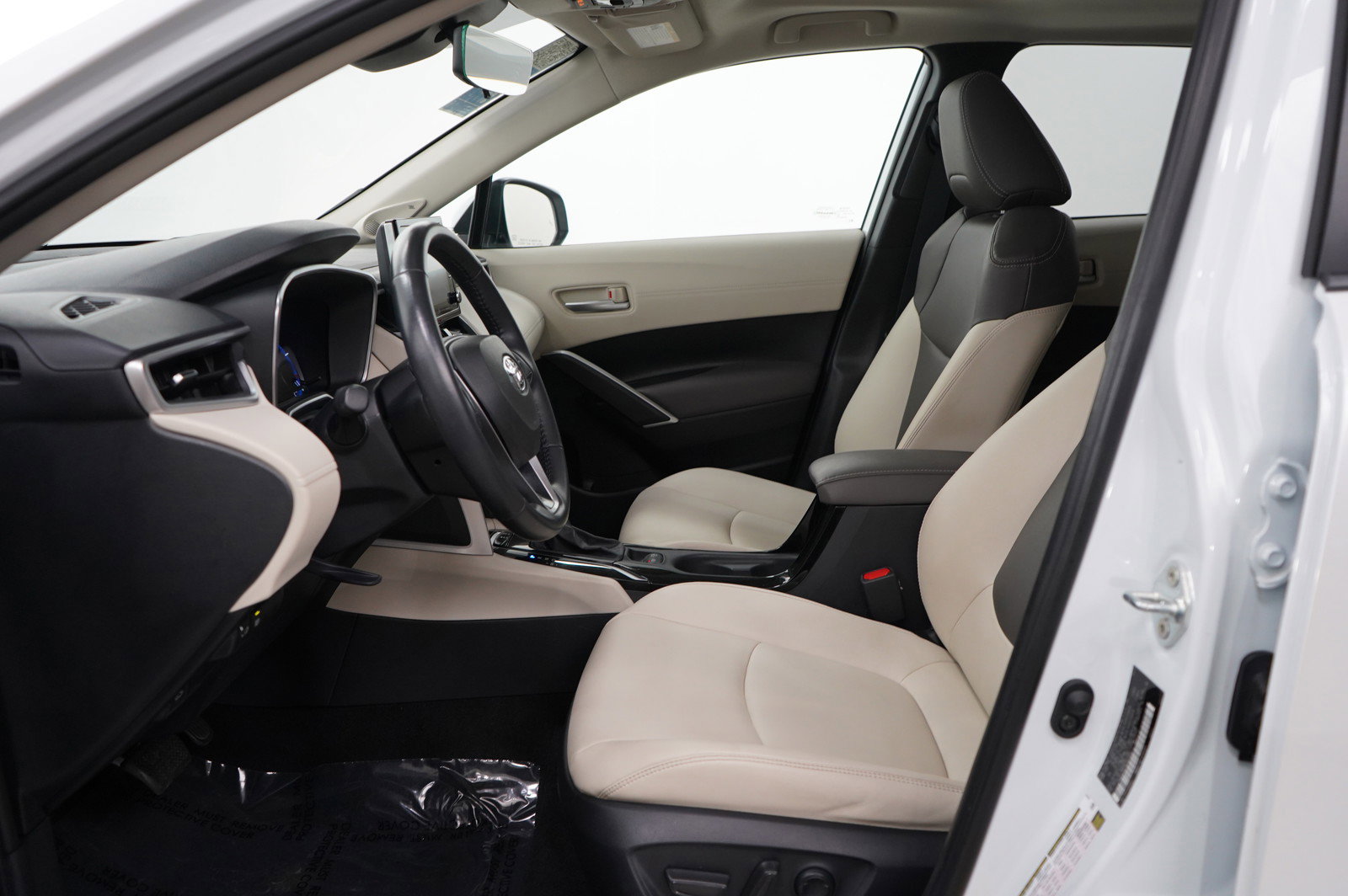 2022 Toyota Corolla Cross XLE photo 15