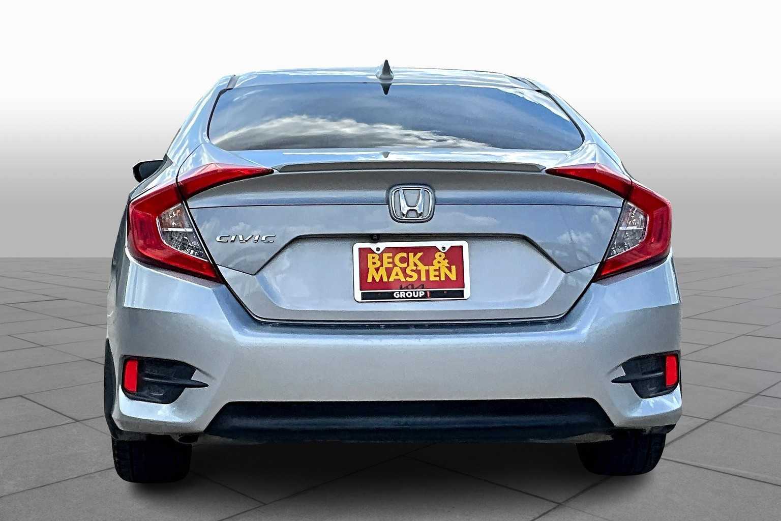 2016 Honda Civic EX-T photo 4