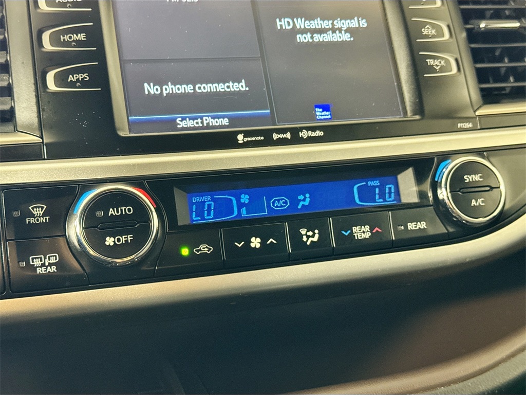2016 Toyota Highlander LE Plus photo 33