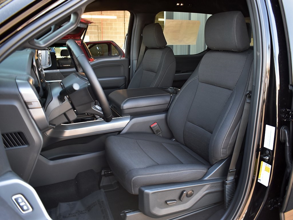 2025 Ford F-150 XLT photo 4