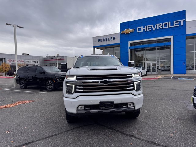 2021 Chevrolet Silverado 3500HD High Country photo 2