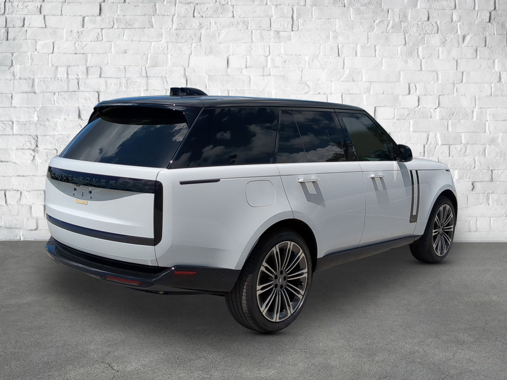 2025 Land Rover Range Rover SE photo 4