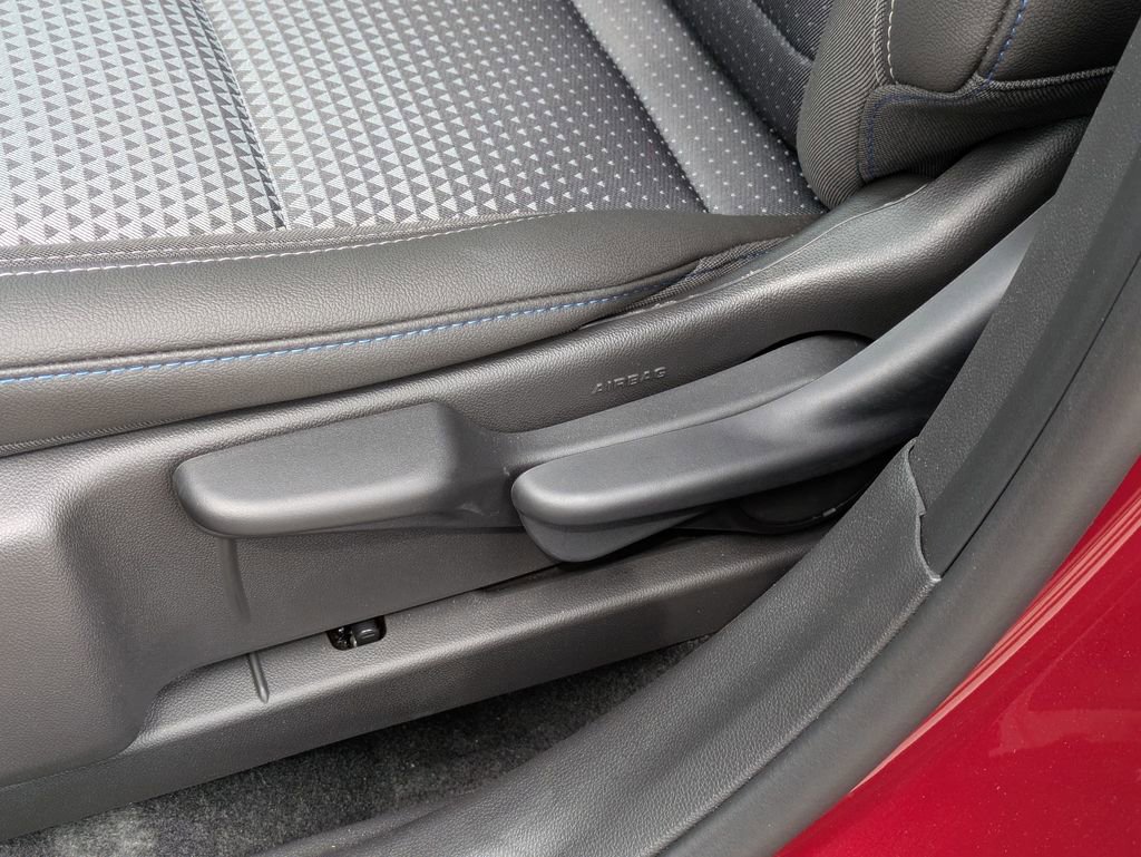 2025 Chevrolet Trax LT photo 13