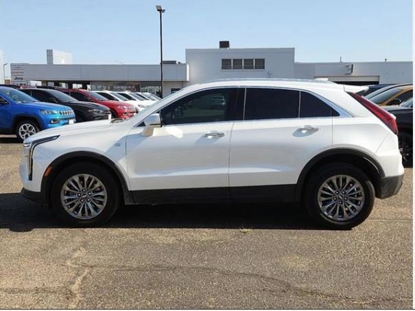 2024 Cadillac XT4 Premium Luxury photo 4