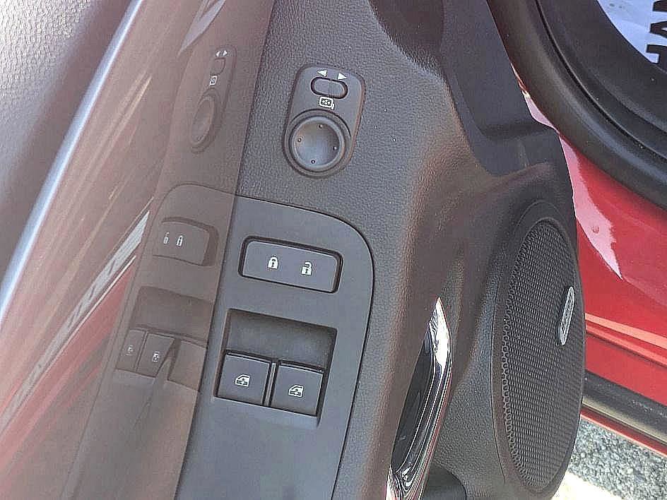 2013 Chevrolet Camaro SS photo 11