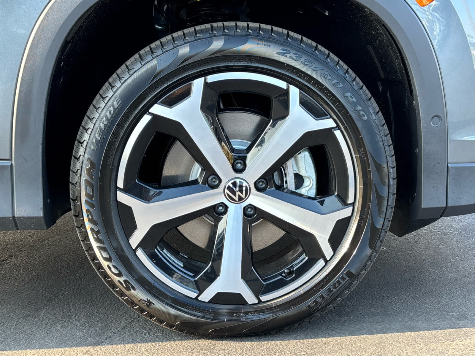 2025 Volkswagen Tiguan SE photo 20