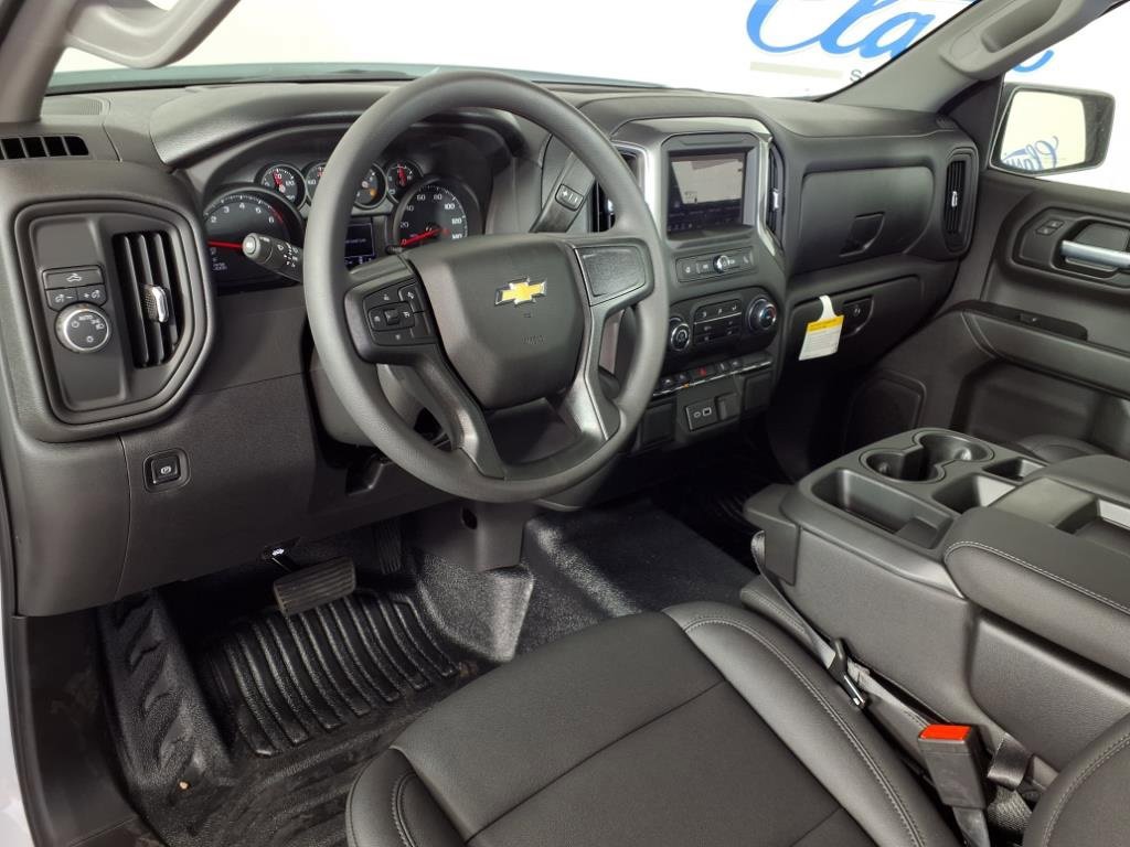 2025 Chevrolet Silverado 1500 photo 3