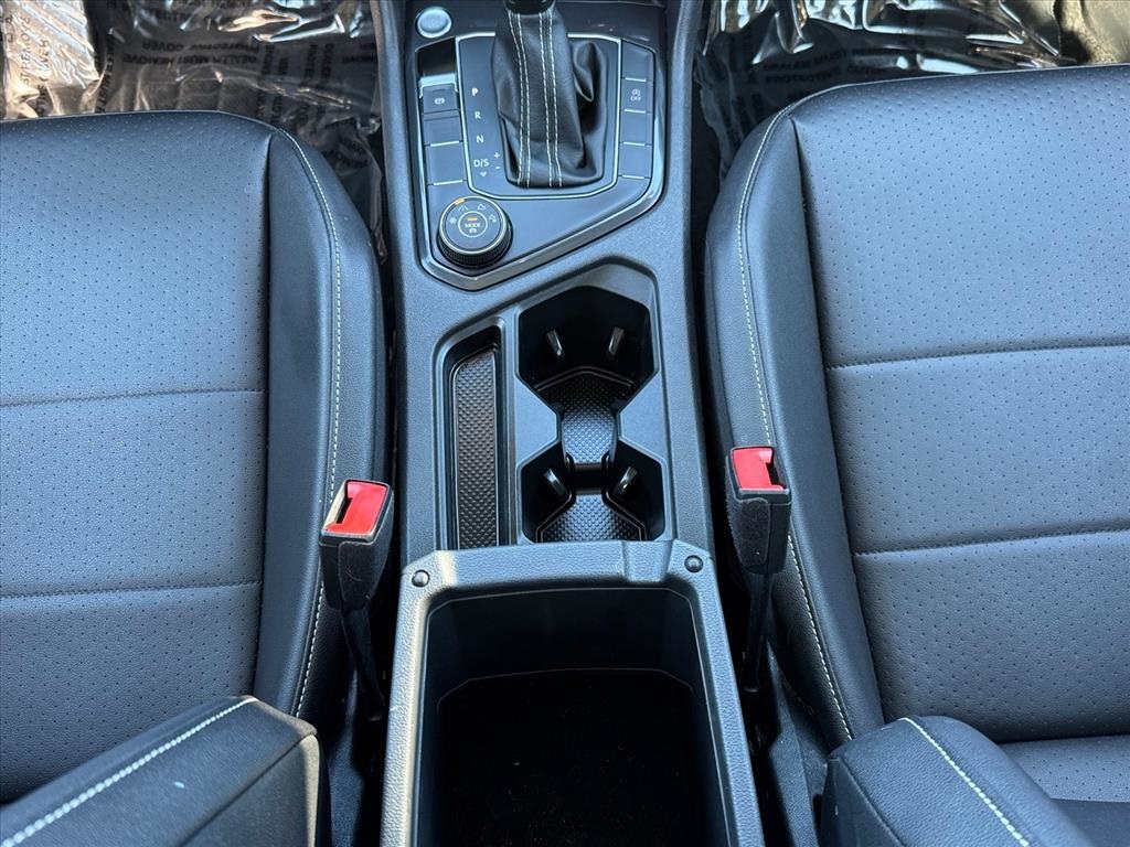2021 Volkswagen Tiguan SE photo 13