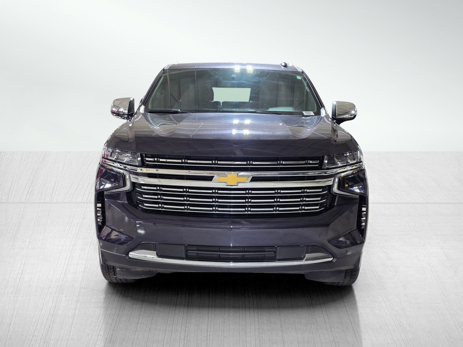 2023 Chevrolet Suburban Premier photo 2