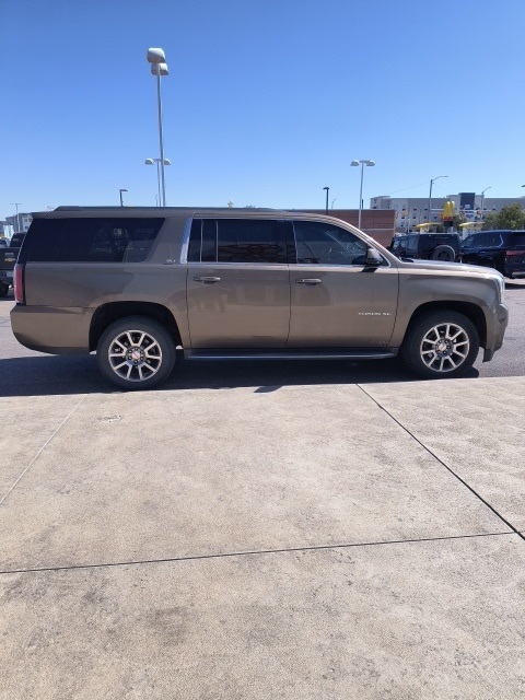 2016 Gmc Yukon XL SLT photo 3