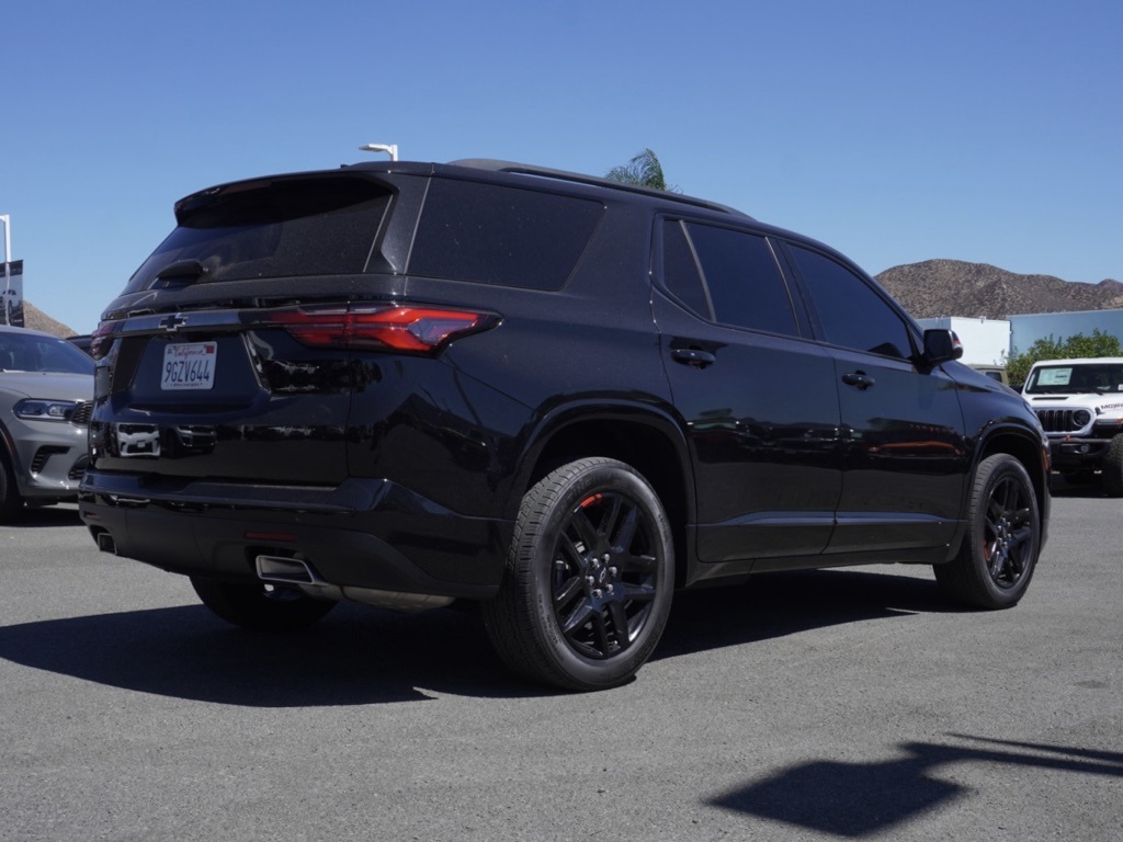 2023 Chevrolet Traverse Premier photo 2