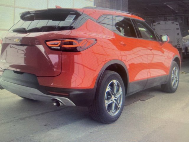 2023 Chevrolet Blazer 2LT photo 2