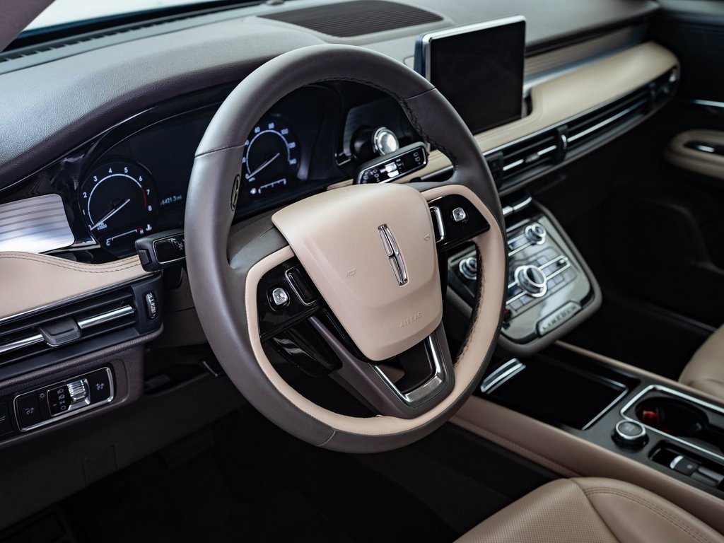 2022 Lincoln Corsair Standard photo 18