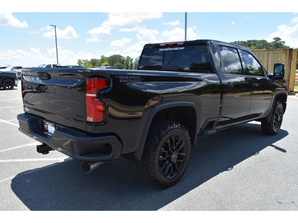 2025 Chevrolet Silverado 2500HD LTZ photo 5