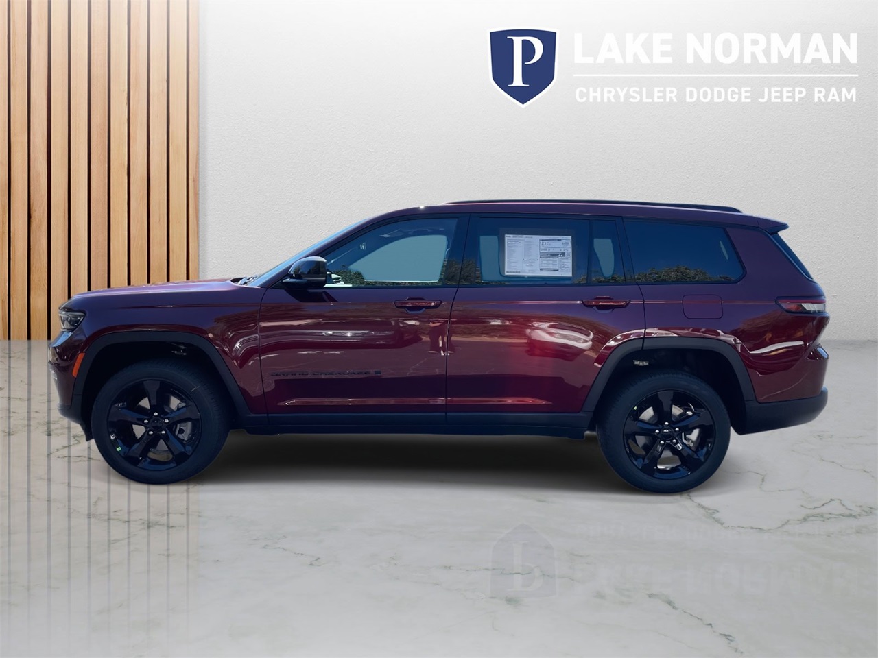 2025 Jeep Grand Cherokee Limited photo 3