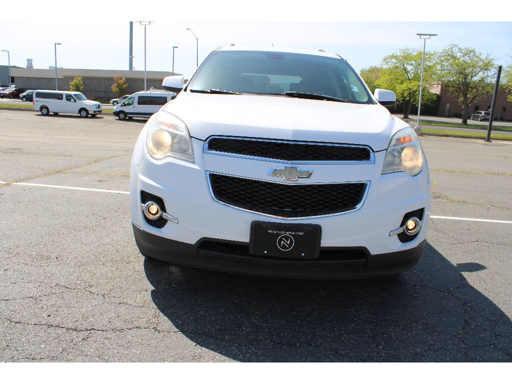 2011 Chevrolet Equinox photo 2