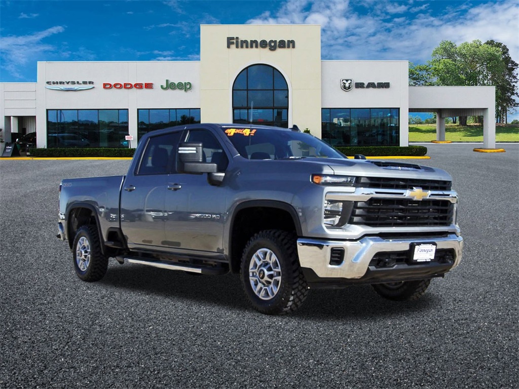 2024 Chevrolet Silverado 2500HD LT's photo