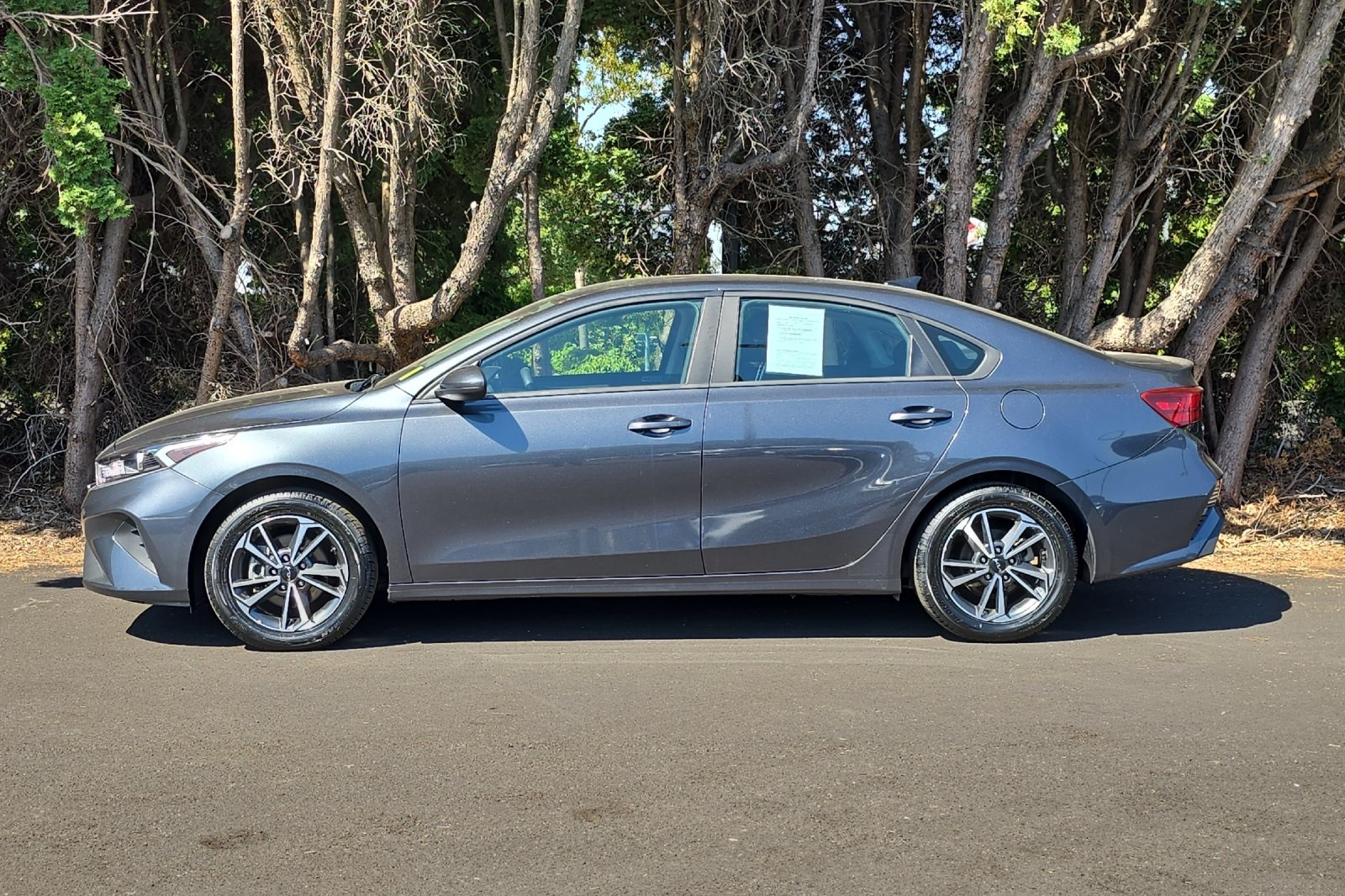 2022 Kia Forte FE LXS photo 7