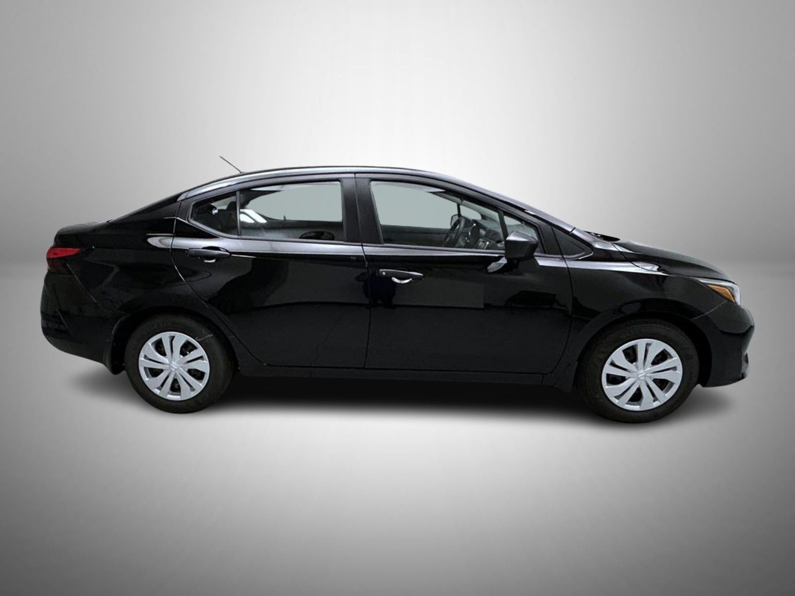 2025 Nissan Versa 1.6 S photo 4