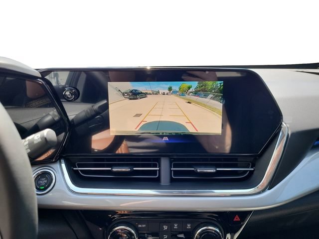 2025 Chevrolet Trax LT photo 17