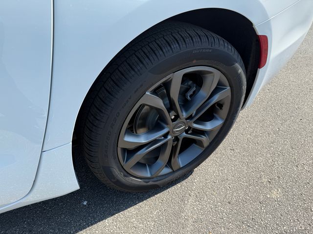 2026 Chrysler Pacifica photo 12