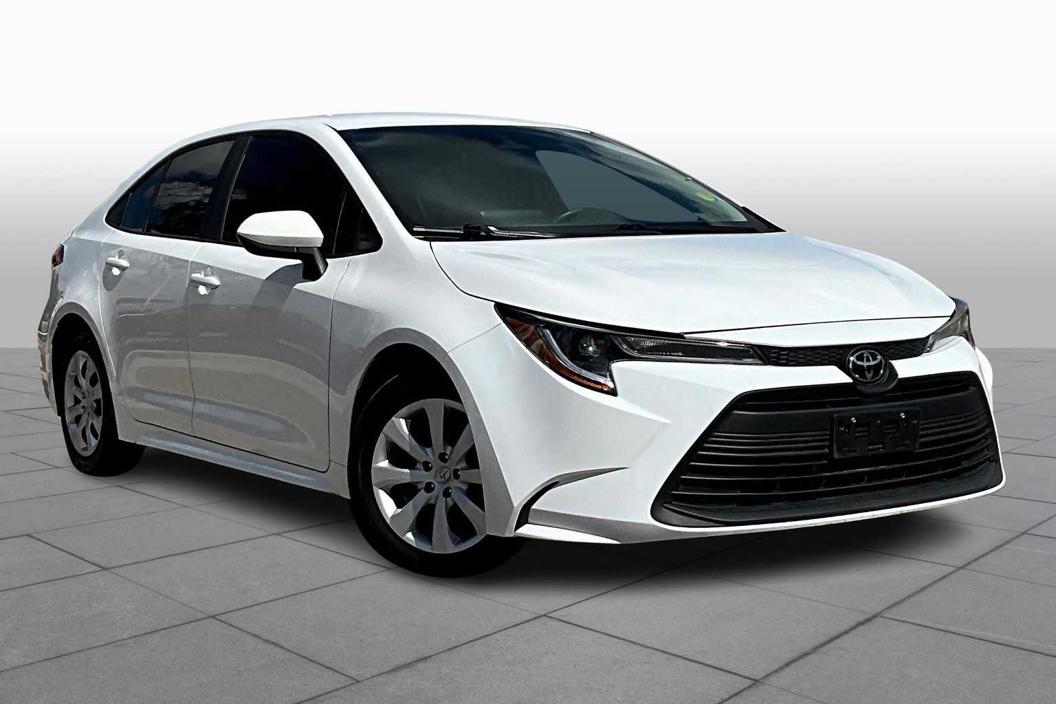 2024 Toyota Corolla LE photo 2