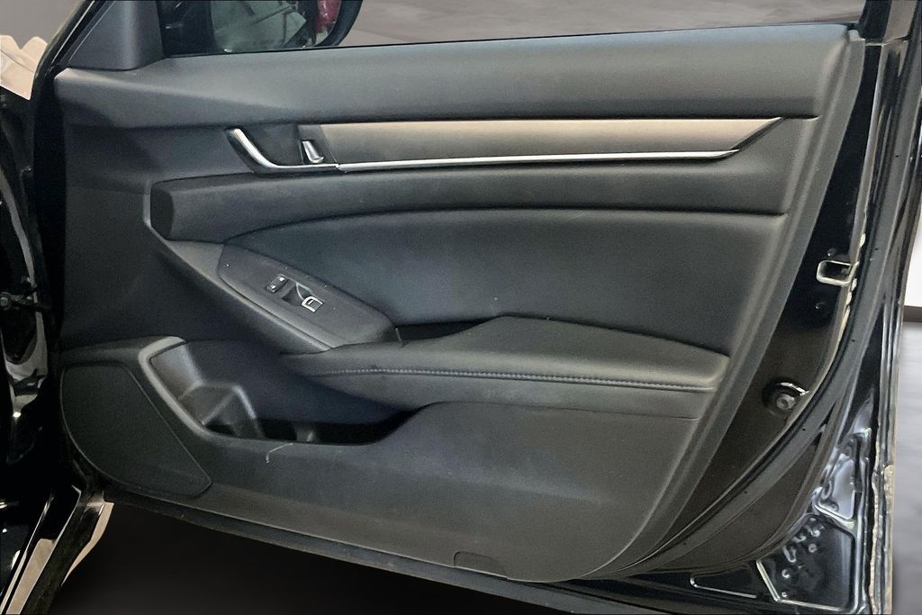 2020 Honda Accord LX photo 17