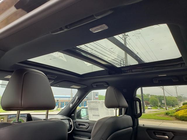 2025 Nissan Armada Platinum photo 25