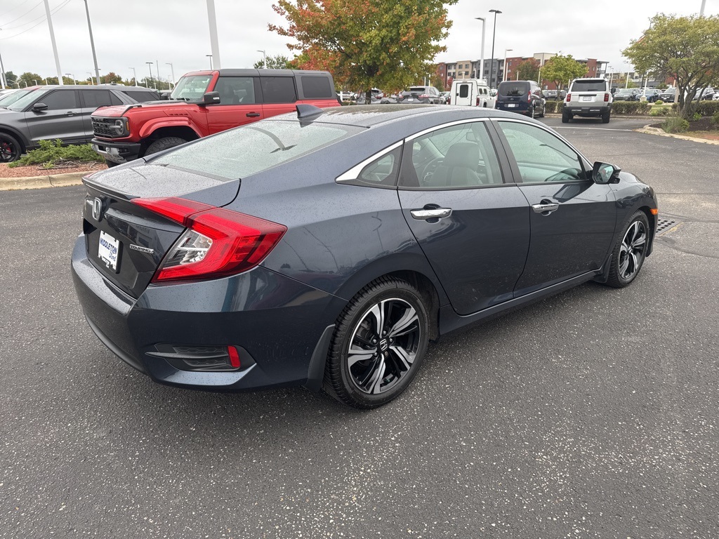 2016 Honda Civic Touring photo 4