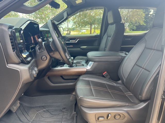 2023 Chevrolet Silverado 1500 High Country photo 21