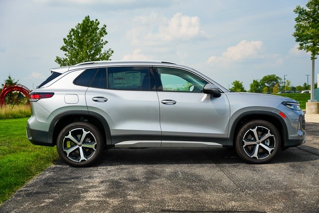 2025 Volkswagen Tiguan SE photo 35