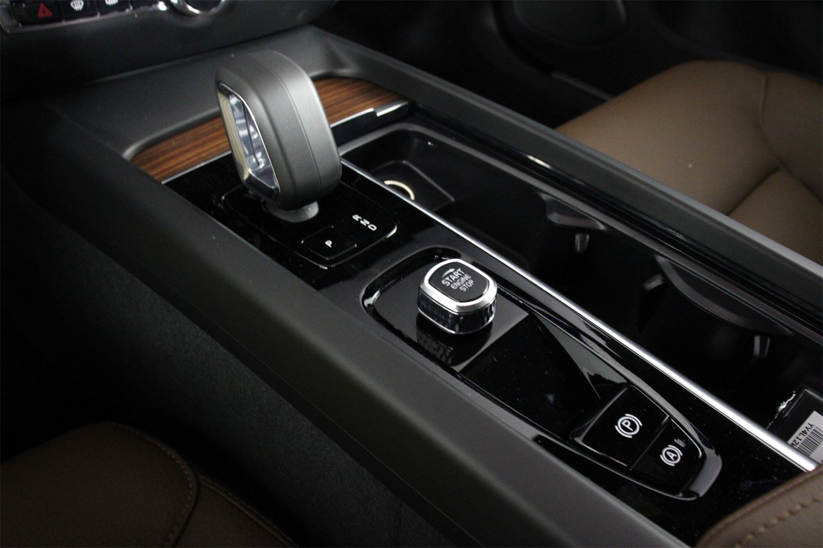 2026 Volvo V60 Cross Country B5 Plus photo 7