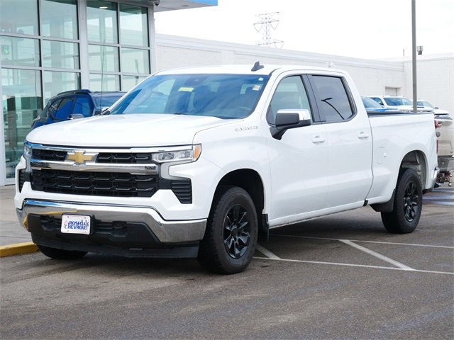 Used 2022 Chevrolet Silverado 1500 LT with VIN 3GCUDDED0NG529413 for sale in Roseville, Minnesota