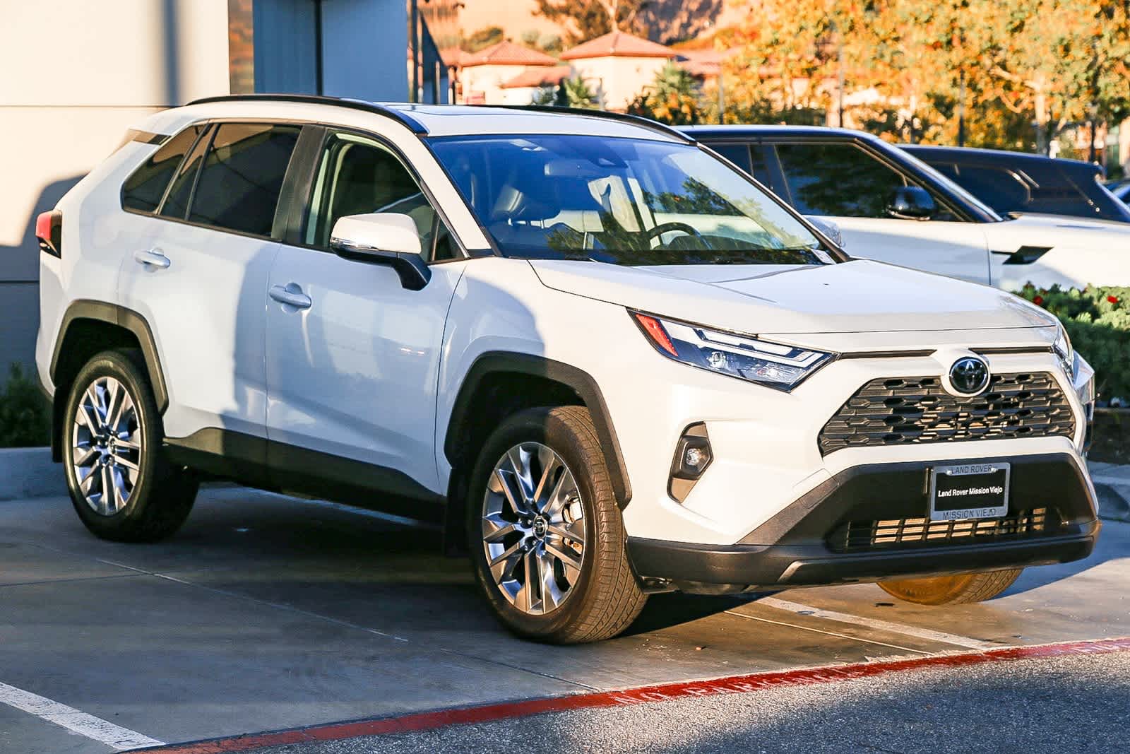 2023 Toyota RAV4 XLE Premium photo 3