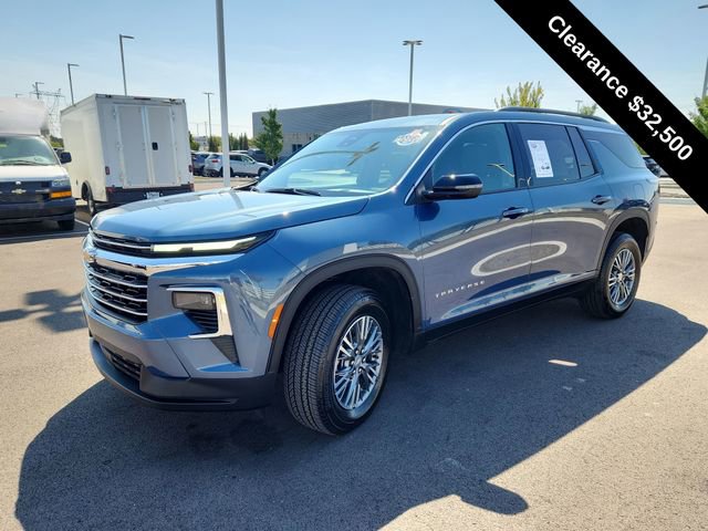 2025 Chevrolet Traverse photo 3