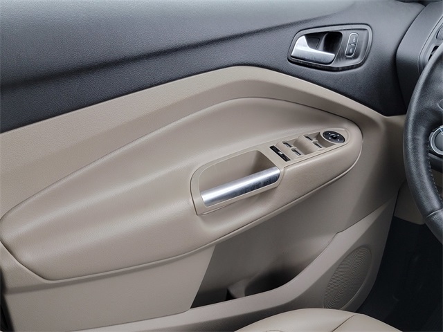 2019 Ford Escape SEL photo 23
