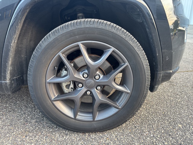 2021 Jeep Grand Cherokee Anniversary Edition photo 5