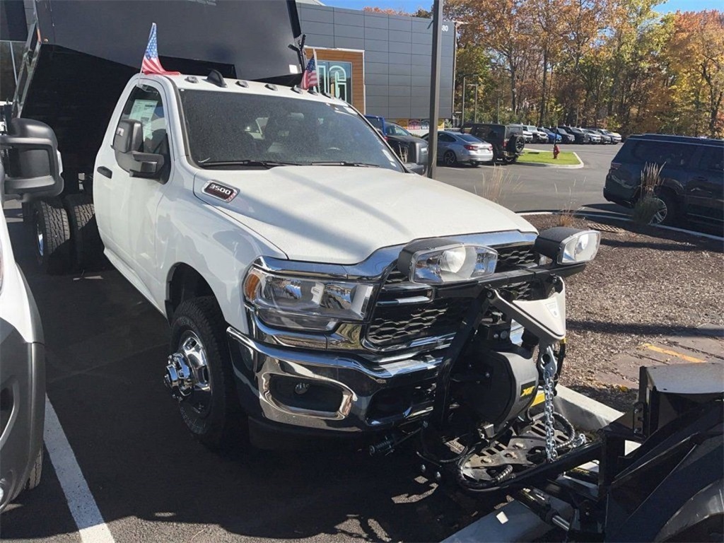 2024 Ram 3500 Tradesman photo 4