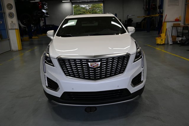 2025 Cadillac XT5 Premium Luxury photo 2