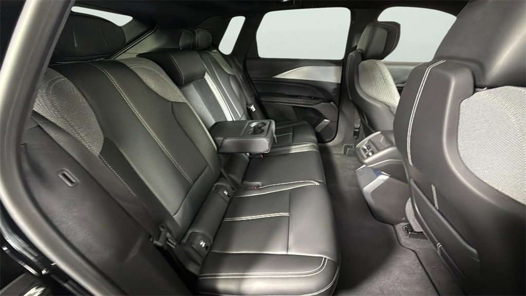 2024 Cadillac Lyriq Tech photo 31