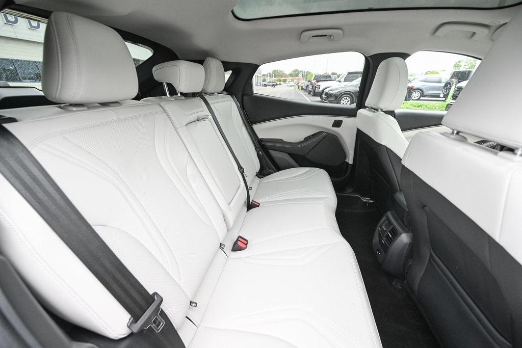 2024 Ford Mustang Mach-E Premium photo 22