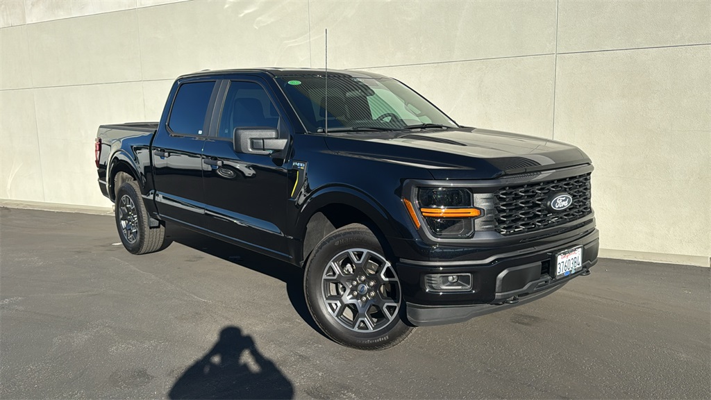 2025 Ford F-150 STX's photo