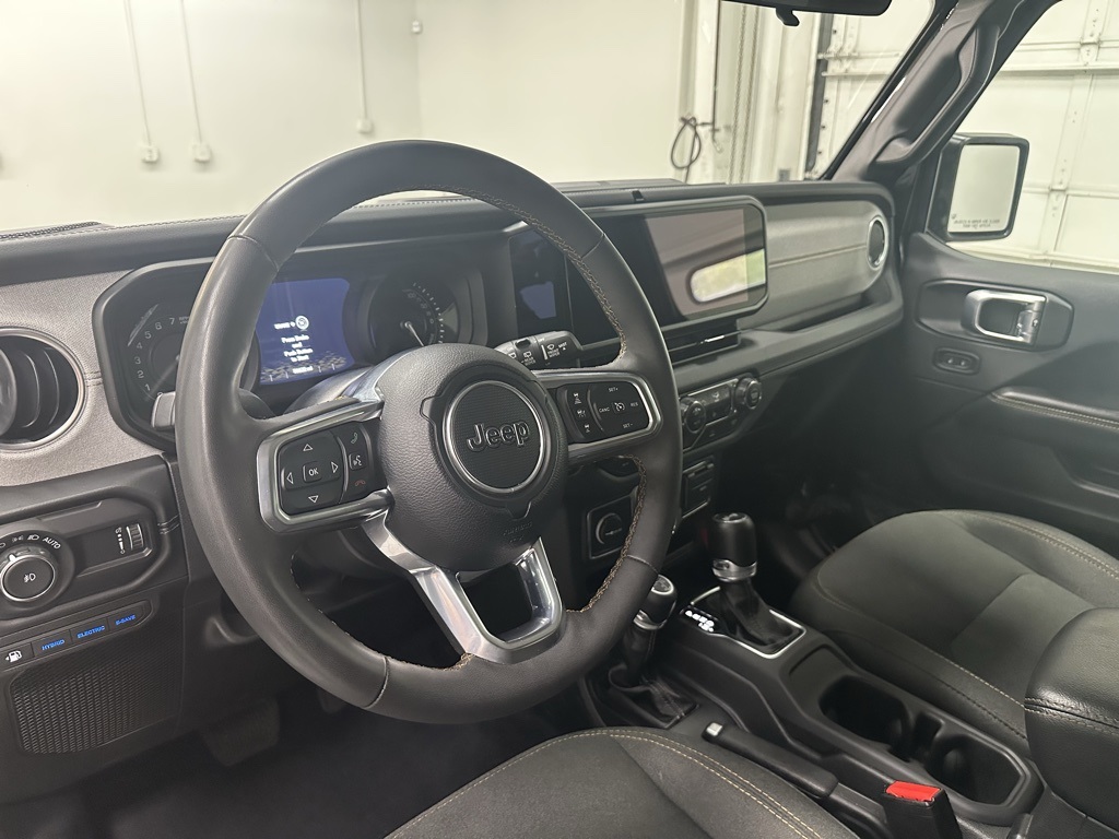 2024 Jeep Wrangler Sahara 4xe photo 14
